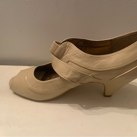 SALE $15 or 3 for $40 Pink Duchess peep toe vintage style shoes size 9 - Picture 4 of 4